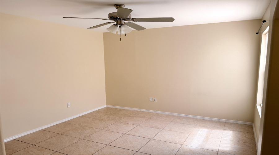 4205 Indian River Ave, Laredo, Texas 78045, 2 Bedrooms Bedrooms, 4 Rooms Rooms,1 BathroomBathrooms,Residential,For Rent,4205 Indian River Ave,20263198