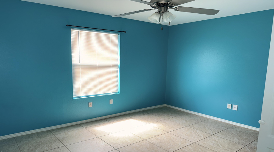 4205 Indian River Ave, Laredo, Texas 78045, 2 Bedrooms Bedrooms, 4 Rooms Rooms,1 BathroomBathrooms,Residential,For Rent,4205 Indian River Ave,20263198