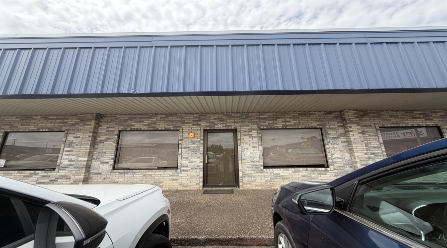 1505 Calle Del Norte, Laredo, Texas 78041, 1 Room Rooms,2 BathroomsBathrooms,Commercial retail/office,For Rent,1505 Calle Del Norte,20263201