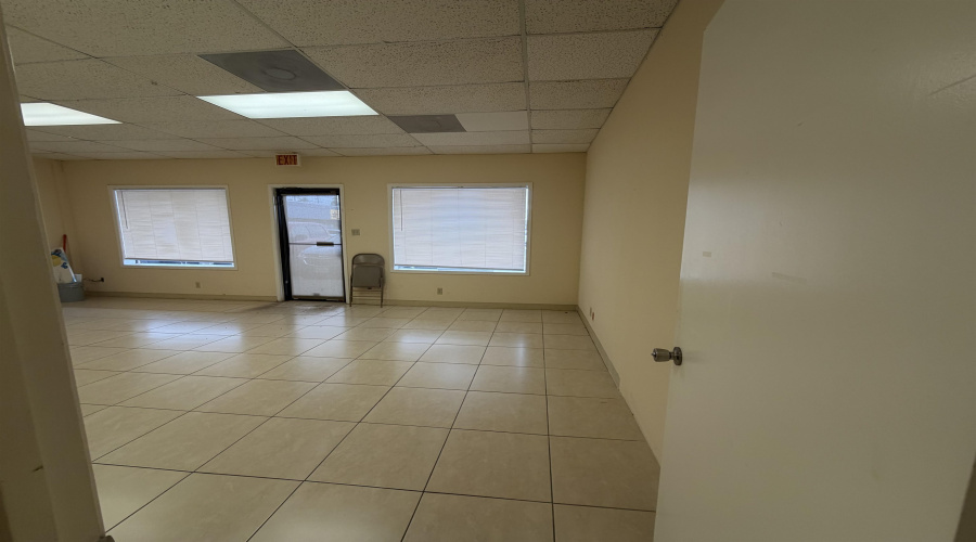 1505 Calle Del Norte, Laredo, Texas 78041, 1 Room Rooms,2 BathroomsBathrooms,Commercial retail/office,For Rent,1505 Calle Del Norte,20263201