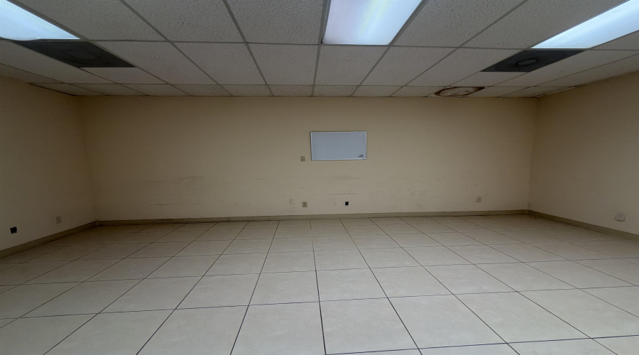 1505 Calle Del Norte, Laredo, Texas 78041, 1 Room Rooms,2 BathroomsBathrooms,Commercial retail/office,For Rent,1505 Calle Del Norte,20263201
