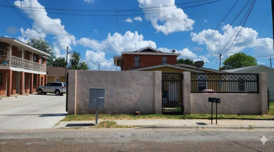 2407 Pierce St, Laredo, Texas 78041, ,Multi-family,For Sale,2407 Pierce St,20263200