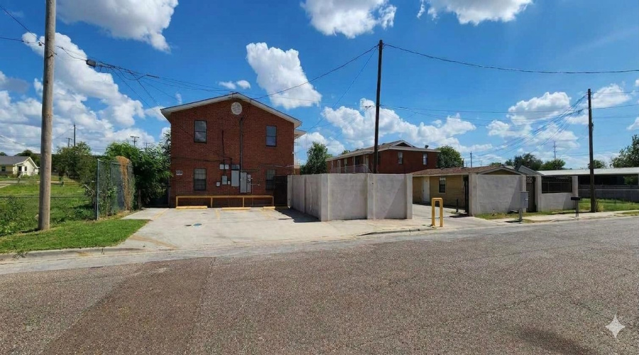2407 Pierce St, Laredo, Texas 78041, ,Multi-family,For Sale,2407 Pierce St,20263200
