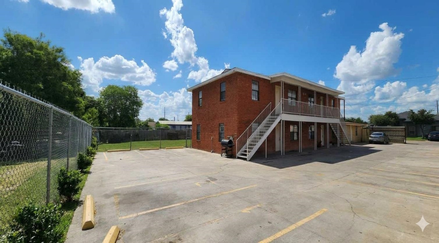 2407 Pierce St, Laredo, Texas 78041, ,Multi-family,For Sale,2407 Pierce St,20263200