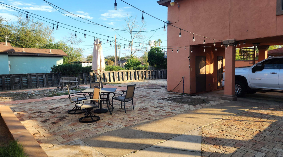 1801 Clark Blvd, LAREDO, Texas 78043-2320, 3 Bedrooms Bedrooms, 5 Rooms Rooms,3 BathroomsBathrooms,Residential,For Sale,1801 Clark Blvd,20263199