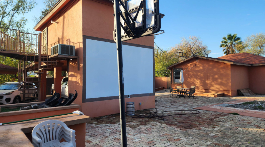 1801 Clark Blvd, LAREDO, Texas 78043-2320, 3 Bedrooms Bedrooms, 5 Rooms Rooms,3 BathroomsBathrooms,Residential,For Sale,1801 Clark Blvd,20263199