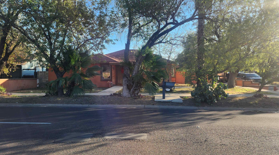 1801 Clark Blvd, LAREDO, Texas 78043-2320, 3 Bedrooms Bedrooms, 5 Rooms Rooms,3 BathroomsBathrooms,Residential,For Sale,1801 Clark Blvd,20263199