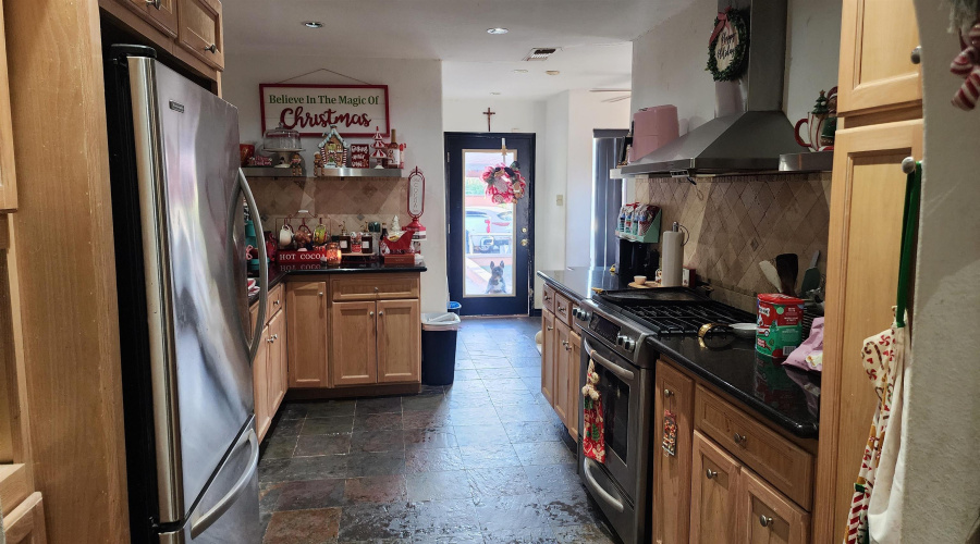 1801 Clark Blvd, LAREDO, Texas 78043-2320, 3 Bedrooms Bedrooms, 5 Rooms Rooms,3 BathroomsBathrooms,Residential,For Sale,1801 Clark Blvd,20263199