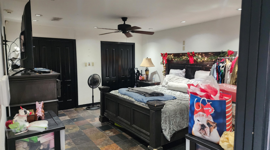1801 Clark Blvd, LAREDO, Texas 78043-2320, 3 Bedrooms Bedrooms, 5 Rooms Rooms,3 BathroomsBathrooms,Residential,For Sale,1801 Clark Blvd,20263199