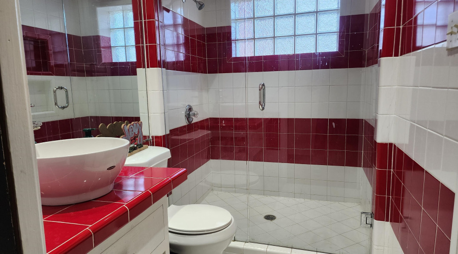 1801 Clark Blvd, LAREDO, Texas 78043-2320, 3 Bedrooms Bedrooms, 5 Rooms Rooms,3 BathroomsBathrooms,Residential,For Sale,1801 Clark Blvd,20263199