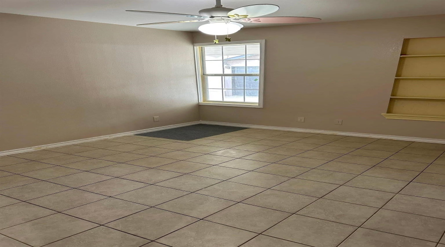 719 Oleander St, Laredo, Texas 78046, 4 Bedrooms Bedrooms, 7 Rooms Rooms,2 BathroomsBathrooms,Residential,For Sale,719 Oleander St,20263202