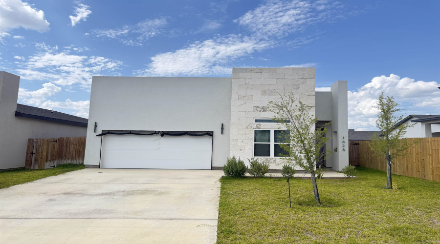 1628 Brangus St., Laredo, Texas 78046, 4 Bedrooms Bedrooms, 5 Rooms Rooms,2 BathroomsBathrooms,Residential,For Sale,1628 Brangus St.,20263205