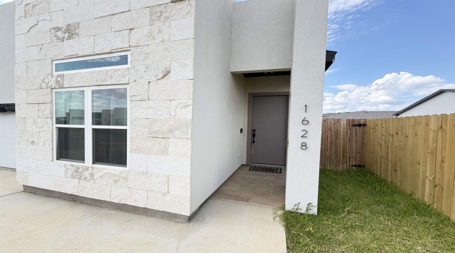 1628 Brangus St., Laredo, Texas 78046, 4 Bedrooms Bedrooms, 5 Rooms Rooms,2 BathroomsBathrooms,Residential,For Sale,1628 Brangus St.,20263205