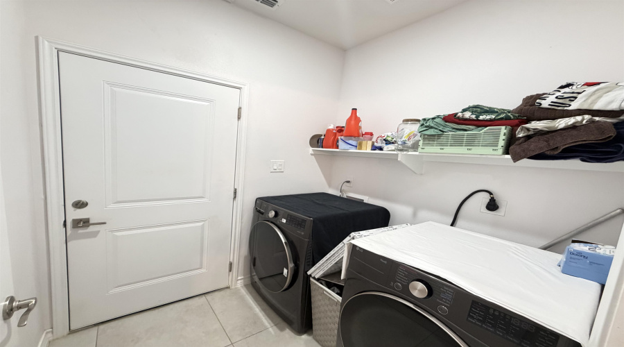 1628 Brangus St., Laredo, Texas 78046, 4 Bedrooms Bedrooms, 5 Rooms Rooms,2 BathroomsBathrooms,Residential,For Sale,1628 Brangus St.,20263205