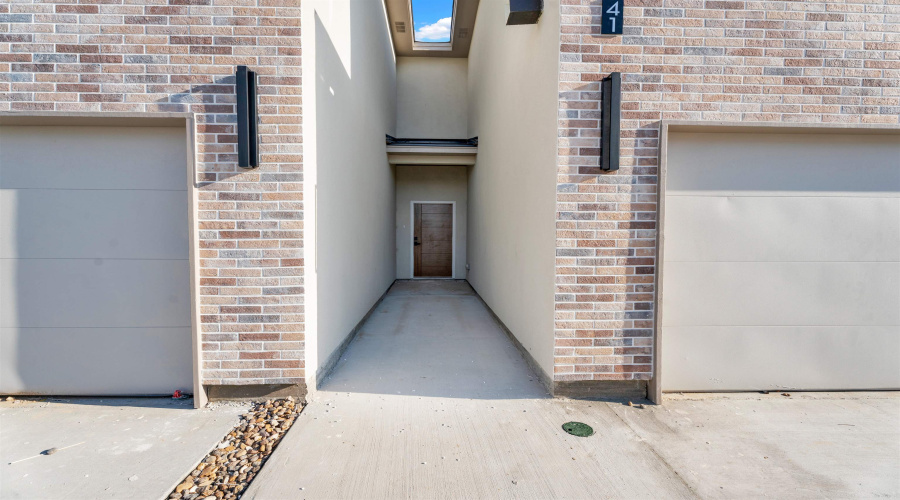 7613 King Arthurs Ct, Laredo, Texas 78041, 3 Bedrooms Bedrooms, 1 Room Rooms,2 BathroomsBathrooms,Residential,For Rent,7613 King Arthurs Ct,20263207