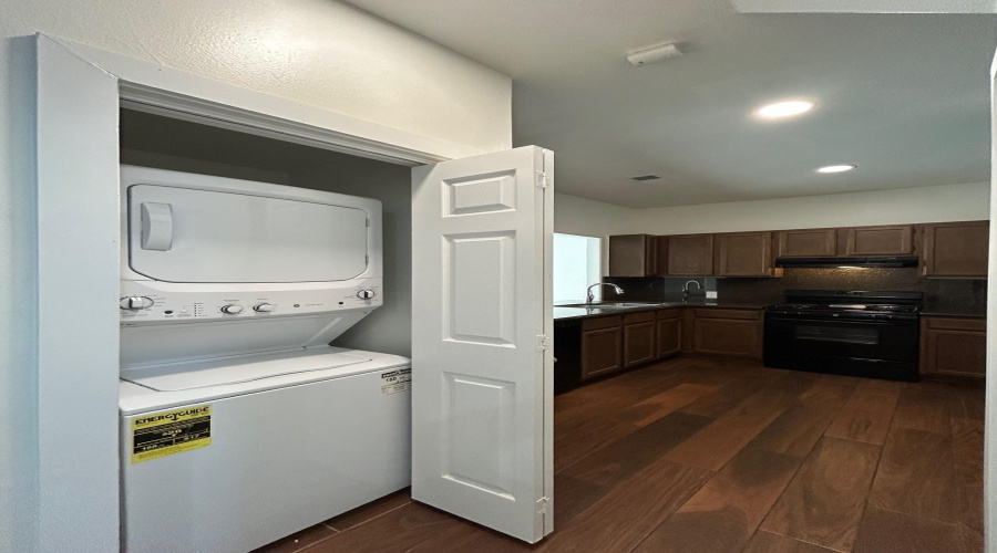 2445 Monarch Dr, LAREDO, Texas 78045, 3 Bedrooms Bedrooms, 8 Rooms Rooms,2 BathroomsBathrooms,Residential,For Rent,2445 Monarch Dr,20263208