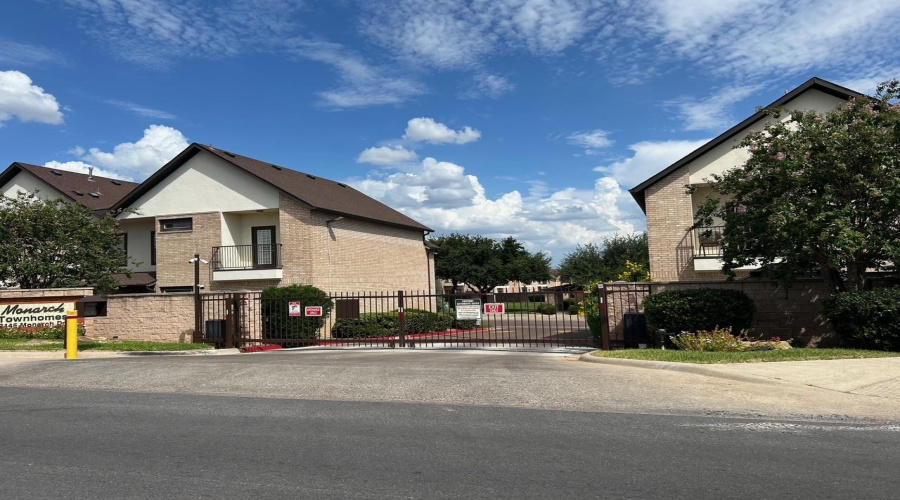 2445 Monarch Dr, LAREDO, Texas 78045, 3 Bedrooms Bedrooms, 8 Rooms Rooms,2 BathroomsBathrooms,Residential,For Rent,2445 Monarch Dr,20263208