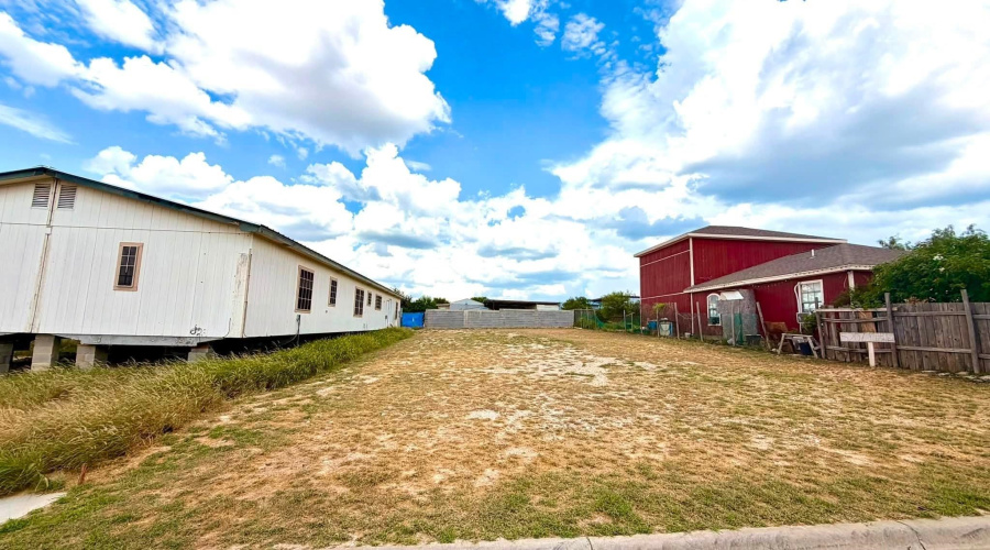 5207 Pearl Stone, Laredo, Texas 78046, ,Land,For Sale,5207 Pearl Stone,20263218
