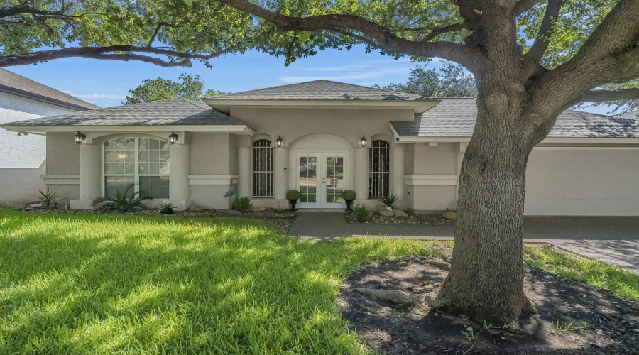 510 Nightingale Bend, Laredo, Texas 78045, 3 Bedrooms Bedrooms, 7 Rooms Rooms,2 BathroomsBathrooms,Residential,For Sale,510 Nightingale Bend,20263210