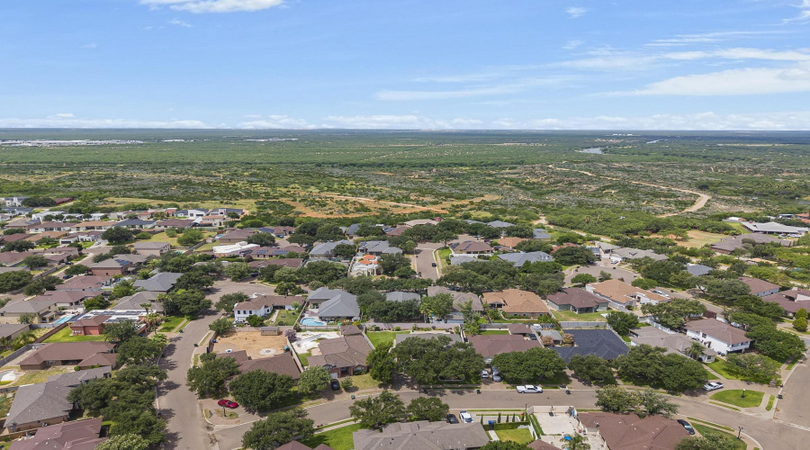 510 Nightingale Bend, Laredo, Texas 78045, 3 Bedrooms Bedrooms, 7 Rooms Rooms,2 BathroomsBathrooms,Residential,For Sale,510 Nightingale Bend,20263210