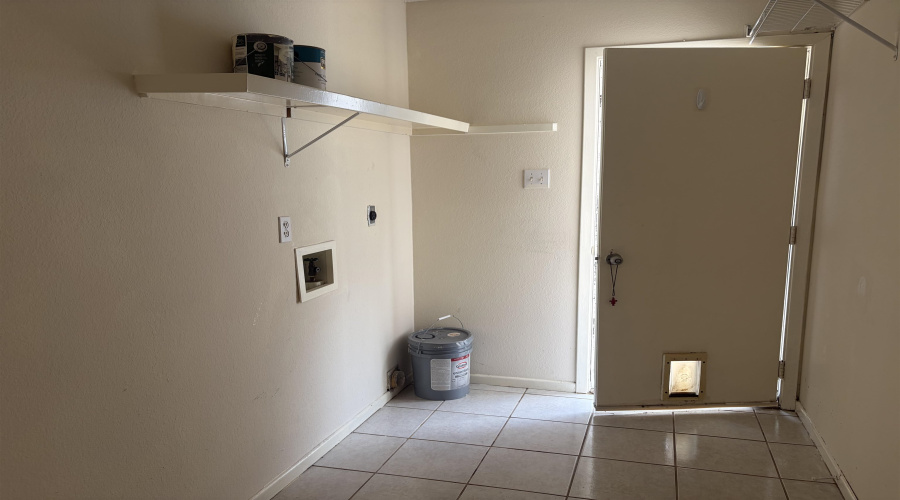 6018 Colt Dr, Laredo, Texas 78043, 3 Bedrooms Bedrooms, 6 Rooms Rooms,2 BathroomsBathrooms,Residential,For Sale,6018 Colt Dr,20263212