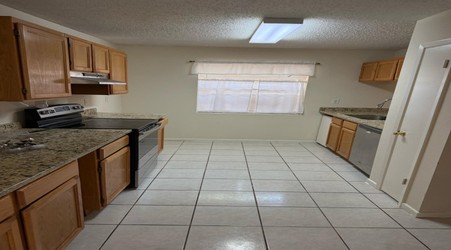 6018 Colt Dr, Laredo, Texas 78043, 3 Bedrooms Bedrooms, 6 Rooms Rooms,2 BathroomsBathrooms,Residential,For Sale,6018 Colt Dr,20263212