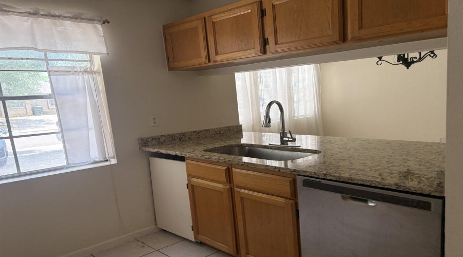 6018 Colt Dr, Laredo, Texas 78043, 3 Bedrooms Bedrooms, 6 Rooms Rooms,2 BathroomsBathrooms,Residential,For Sale,6018 Colt Dr,20263212