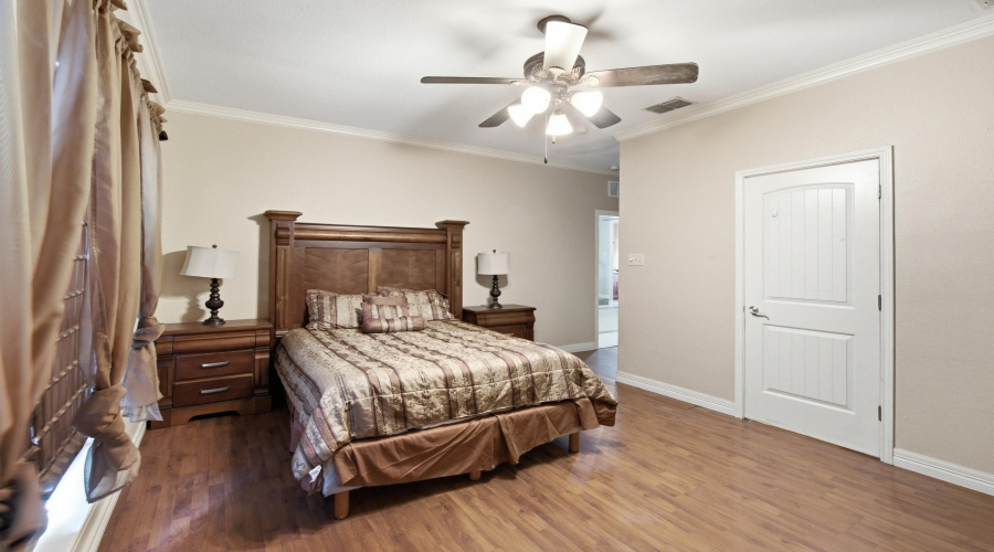 1609 Saldana Ave, Laredo, Texas 78041, 3 Bedrooms Bedrooms, 5 Rooms Rooms,2 BathroomsBathrooms,Residential,For Sale,1609 Saldana Ave,20263213