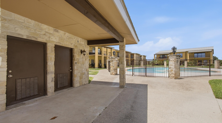 1609 Saldana Ave, Laredo, Texas 78041, 3 Bedrooms Bedrooms, 5 Rooms Rooms,2 BathroomsBathrooms,Residential,For Sale,1609 Saldana Ave,20263213
