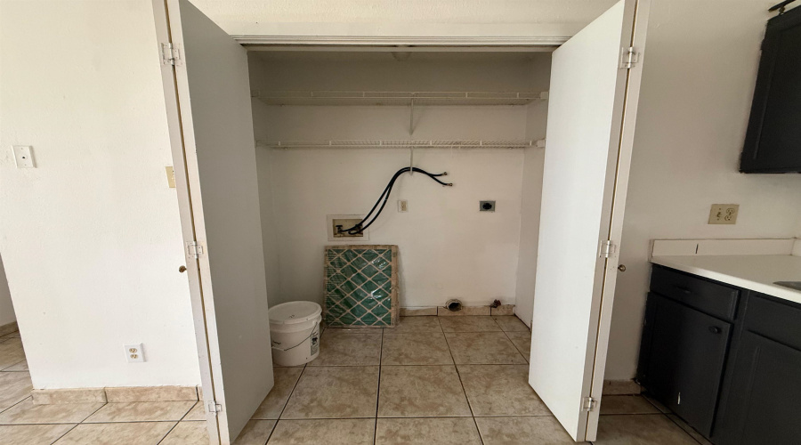 308 Larga Vista Dr, Laredo, Texas 78043, 3 Bedrooms Bedrooms, 5 Rooms Rooms,2 BathroomsBathrooms,Residential,For Rent,308 Larga Vista Dr,20263215