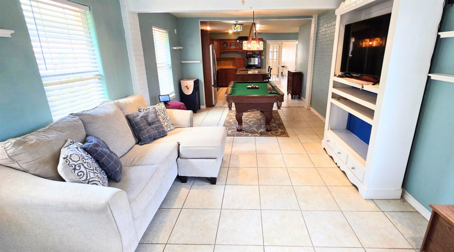 110 Lagos Ave, Laredo, Texas 78045, 3 Bedrooms Bedrooms, 6 Rooms Rooms,2 BathroomsBathrooms,Residential,For Sale,110 Lagos Ave,20263216