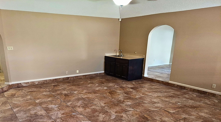1914 Lowry Rd, Laredo, Texas 78045, 3 Bedrooms Bedrooms, 5 Rooms Rooms,2 BathroomsBathrooms,Residential,For Rent,1914 Lowry Rd,20263217