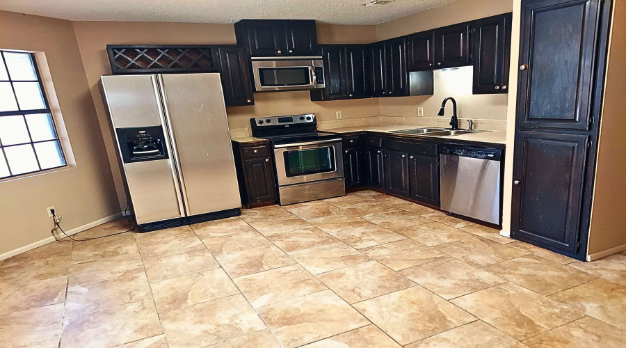 1914 Lowry Rd, Laredo, Texas 78045, 3 Bedrooms Bedrooms, 5 Rooms Rooms,2 BathroomsBathrooms,Residential,For Rent,1914 Lowry Rd,20263217
