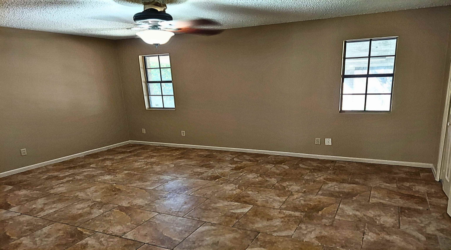 1914 Lowry Rd, Laredo, Texas 78045, 3 Bedrooms Bedrooms, 5 Rooms Rooms,2 BathroomsBathrooms,Residential,For Rent,1914 Lowry Rd,20263217