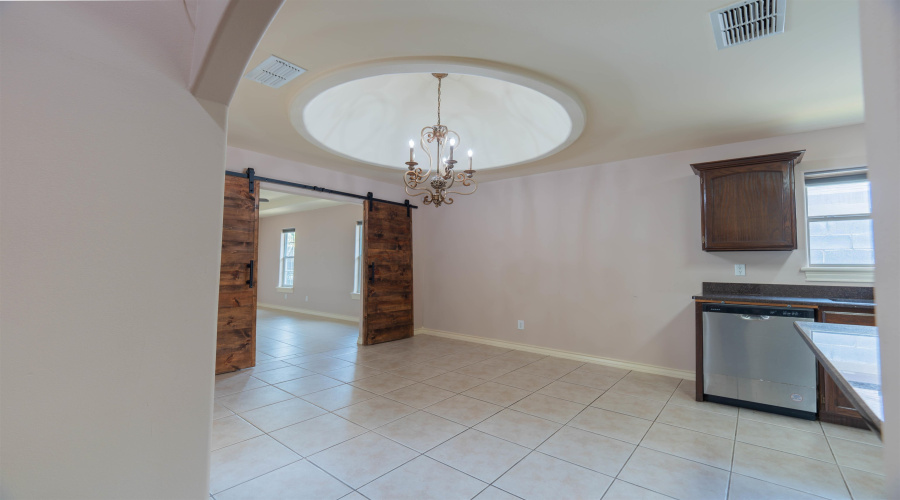 8710 Allegheny St, Laredo, Texas 78045, 4 Bedrooms Bedrooms, 5 Rooms Rooms,2 BathroomsBathrooms,Residential,For Sale,8710 Allegheny St,20263219