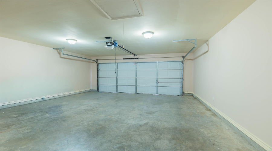 8710 Allegheny St, Laredo, Texas 78045, 4 Bedrooms Bedrooms, 5 Rooms Rooms,2 BathroomsBathrooms,Residential,For Sale,8710 Allegheny St,20263219