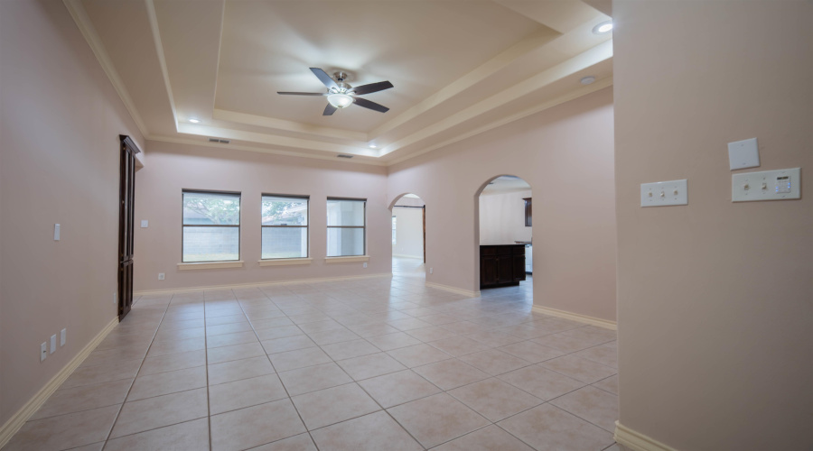 8710 Allegheny St, Laredo, Texas 78045, 4 Bedrooms Bedrooms, 5 Rooms Rooms,2 BathroomsBathrooms,Residential,For Sale,8710 Allegheny St,20263219