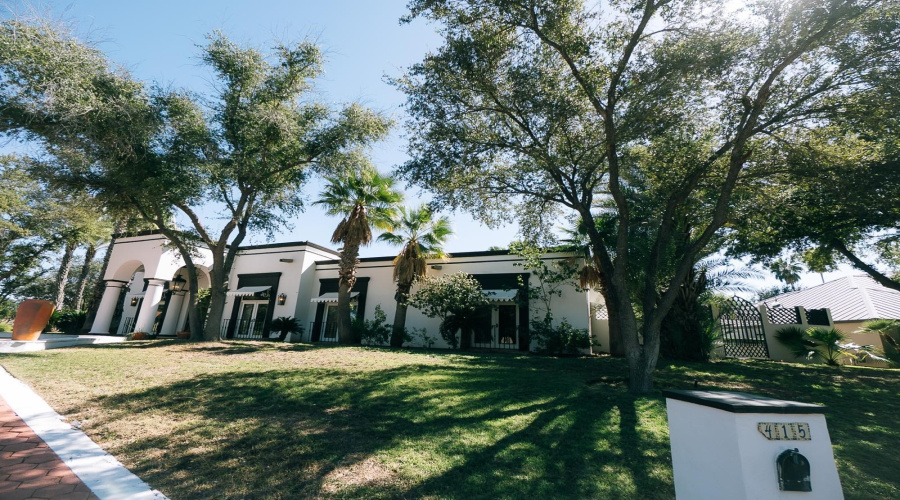 415 Merlin Rd, Laredo, Texas 78041, 5 Bedrooms Bedrooms, 11 Rooms Rooms,5 BathroomsBathrooms,Residential,For Rent,415 Merlin Rd,20263220