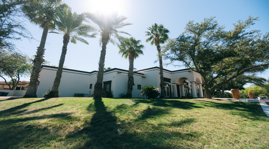 415 Merlin Rd, Laredo, Texas 78041, 5 Bedrooms Bedrooms, 11 Rooms Rooms,5 BathroomsBathrooms,Residential,For Rent,415 Merlin Rd,20263220