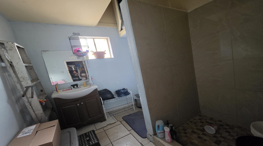 2012 Matamoros St, Laredo, Texas 78040, ,Multi-family,For Sale,2012 Matamoros St,20263225