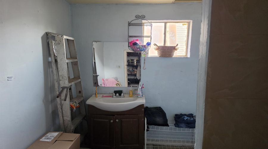 2012 Matamoros St, Laredo, Texas 78040, ,Multi-family,For Sale,2012 Matamoros St,20263225