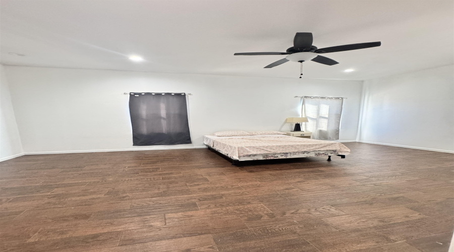 710 N Martin Ave, Laredo, Texas 78043, 5 Bedrooms Bedrooms, 8 Rooms Rooms,2 BathroomsBathrooms,Residential,For Sale,710 N Martin Ave,20261630