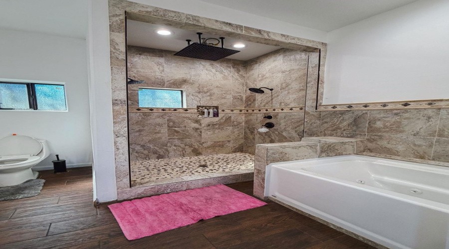 710 N Martin Ave, Laredo, Texas 78043, 5 Bedrooms Bedrooms, 8 Rooms Rooms,2 BathroomsBathrooms,Residential,For Sale,710 N Martin Ave,20261630