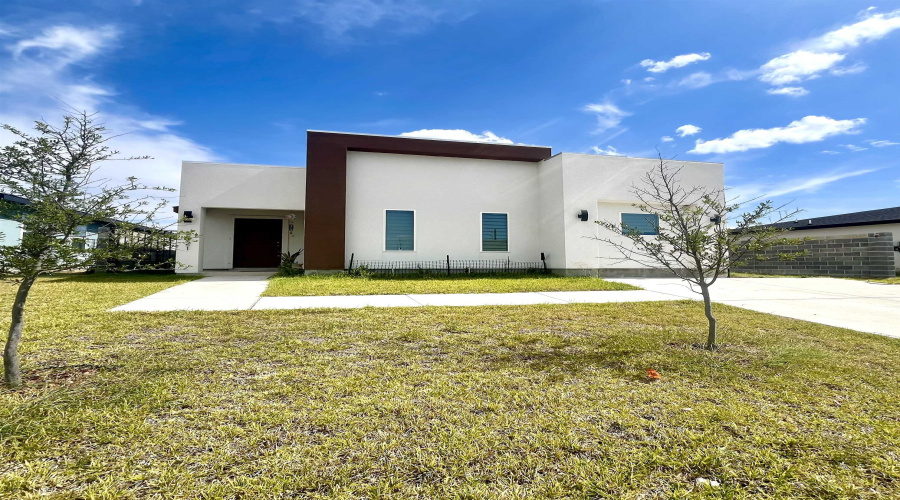 6521 Adenia Loop, Laredo, Texas 78043, 3 Bedrooms Bedrooms, 5 Rooms Rooms,2 BathroomsBathrooms,Residential,For Rent,6521 Adenia Loop,20263224
