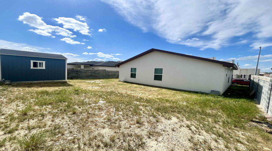 6521 Adenia Loop, Laredo, Texas 78043, 3 Bedrooms Bedrooms, 5 Rooms Rooms,2 BathroomsBathrooms,Residential,For Rent,6521 Adenia Loop,20263224