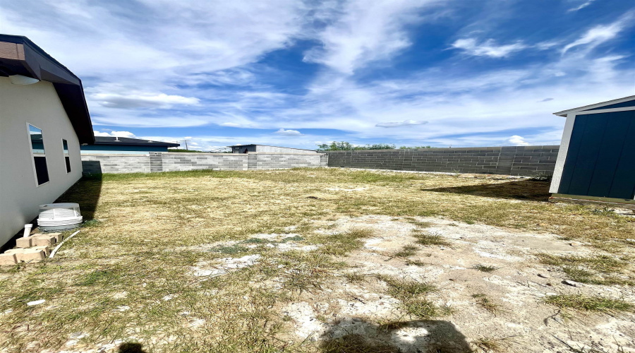 6521 Adenia Loop, Laredo, Texas 78043, 3 Bedrooms Bedrooms, 5 Rooms Rooms,2 BathroomsBathrooms,Residential,For Rent,6521 Adenia Loop,20263224