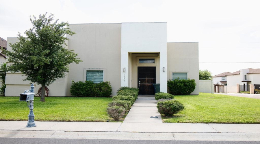 9808 Aziz St., LAREDO, Texas 78045, 3 Bedrooms Bedrooms, 6 Rooms Rooms,2 BathroomsBathrooms,Residential,For Sale,9808 Aziz St.,20263232