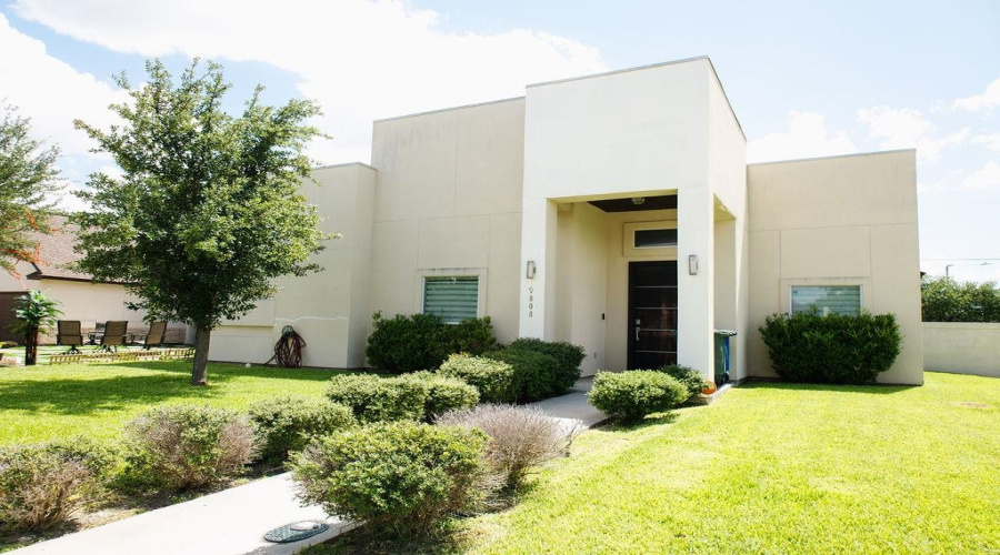 9808 Aziz St., LAREDO, Texas 78045, 3 Bedrooms Bedrooms, 6 Rooms Rooms,2 BathroomsBathrooms,Residential,For Sale,9808 Aziz St.,20263232