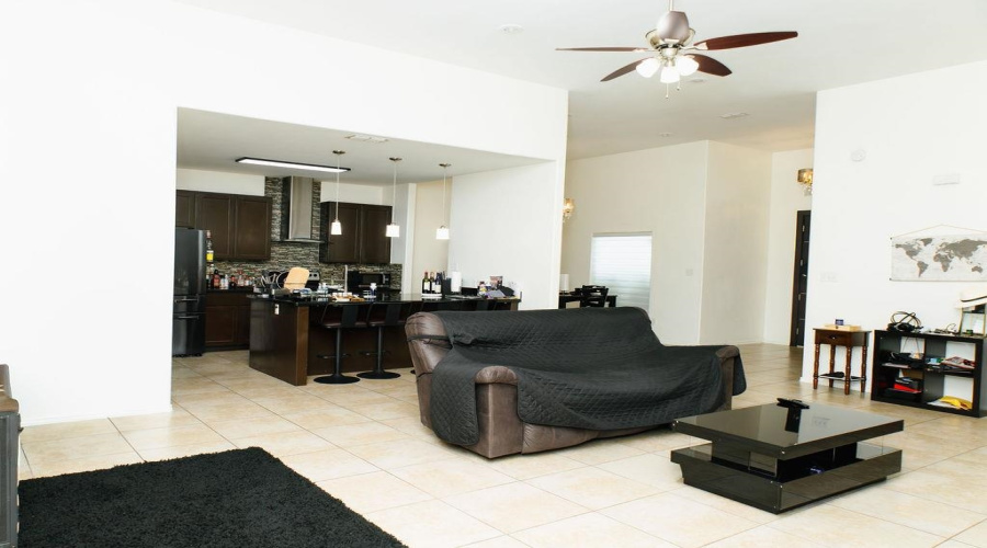 9808 Aziz St., LAREDO, Texas 78045, 3 Bedrooms Bedrooms, 6 Rooms Rooms,2 BathroomsBathrooms,Residential,For Sale,9808 Aziz St.,20263232