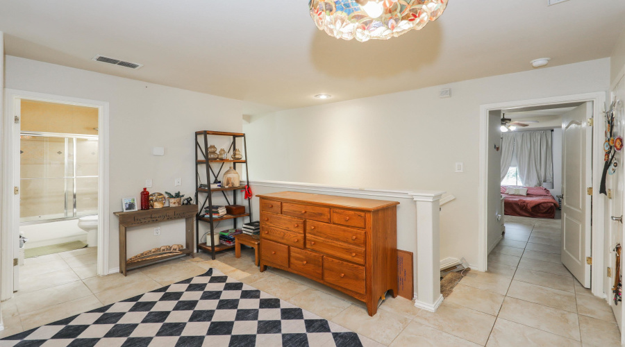 9310 Albany Dr, Laredo, Texas 78045, 3 Bedrooms Bedrooms, 5 Rooms Rooms,2 BathroomsBathrooms,Residential,For Sale,9310 Albany Dr,20263238